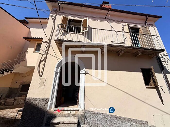 Casa quadrilocale in vendita in Vico Moreschi, Bugnara