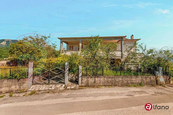 Casa con 9 locali in vendita in Via San Pancrazio, Campoli Appennino