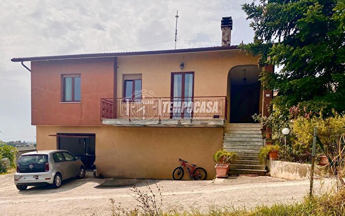 Casa con 5 locali in vendita in Via Rustico, Polverigi