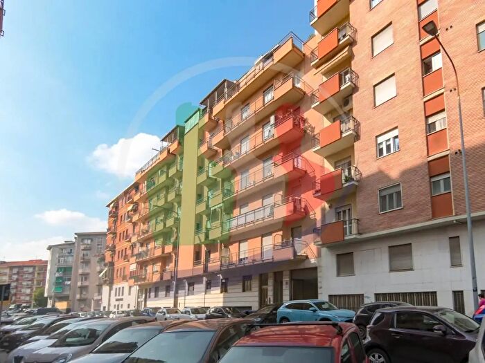 Appartamento bilocale in vendita in Via Genova, Torino