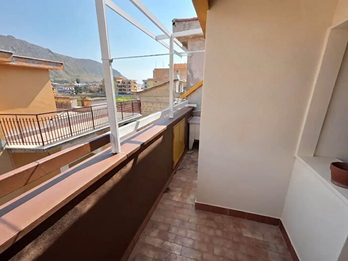 Appartamento con 7 locali in vendita in Via Udine, Mondragone