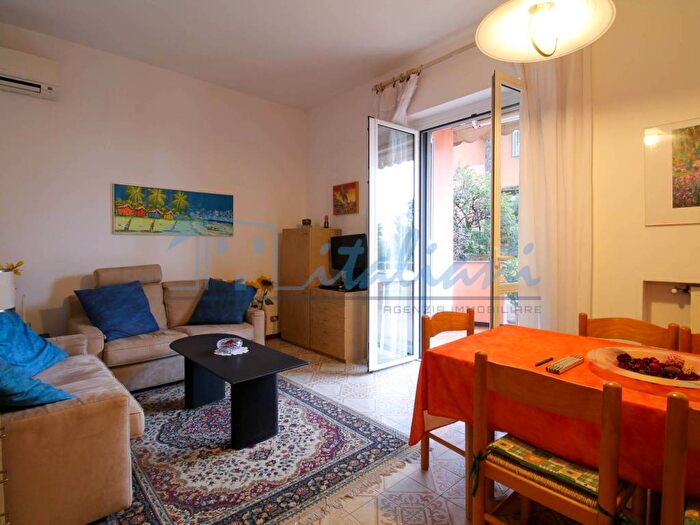 Appartamento trilocale in affitto in Via delle Agave, SantAmbrogio, Varazze