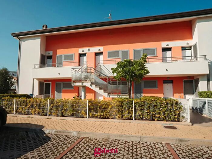 Appartamento bilocale in vendita in Strada Statale Snc, San Salvo