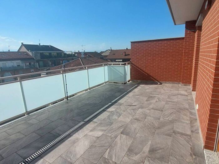 Casa trilocale in affitto in Nizza Millefonti, Torino
