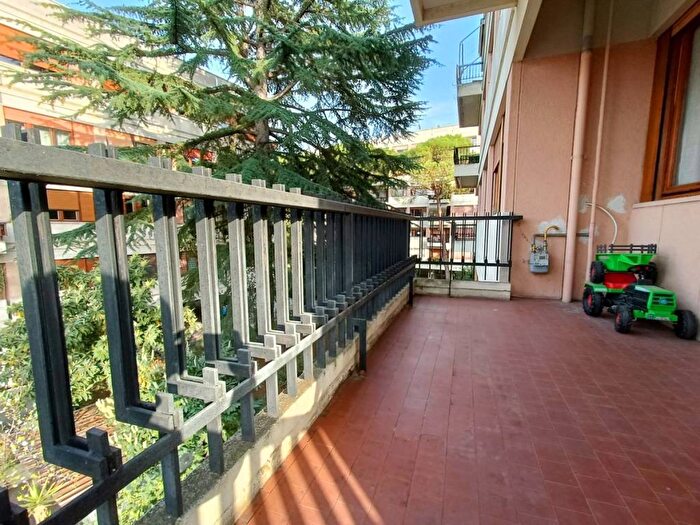 Appartamento trilocale in affitto in via Suvereto, Nuovo Salario, Roma