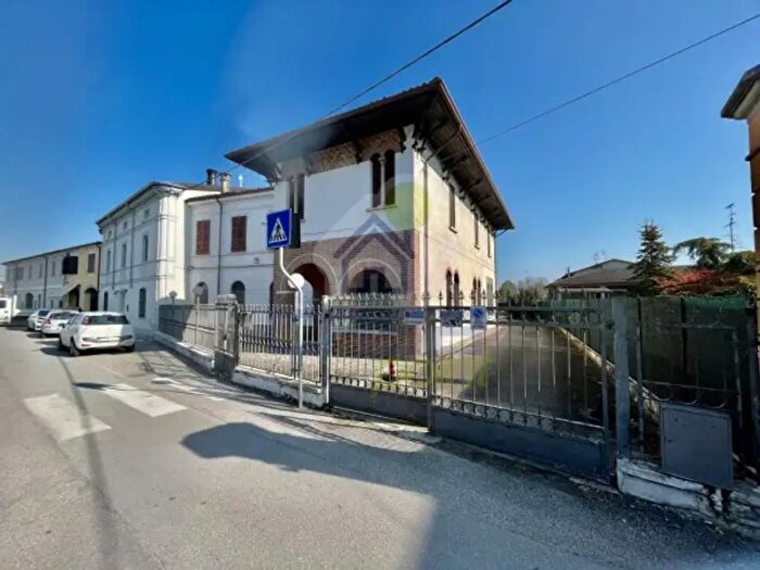 Casa quadrilocale in vendita in IV Novebre, Piubega