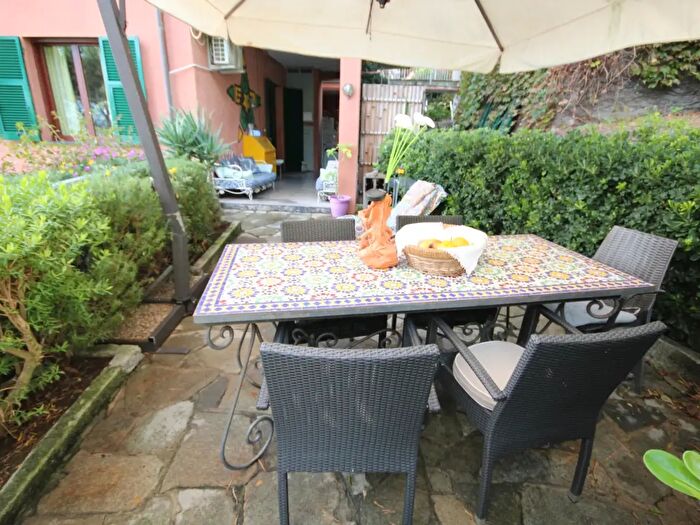 Appartamento quadrilocale in vendita in Via Pini d'Aleppo, Varazze
