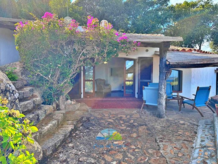 Casa quadrilocale in vendita in Punta Sardegna, Palau