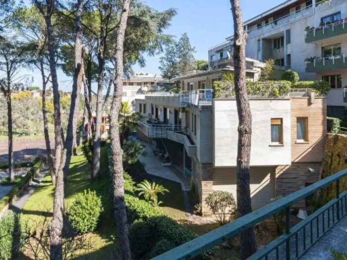 Casa con 8 locali in vendita in Via Cassia, Roma