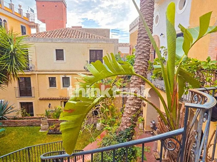 Appartamento con 5 locali in vendita in Corso Umberto Snc, Taormina