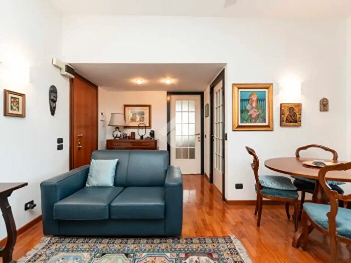 Appartamento bilocale in vendita in Via Martinengo, Milano