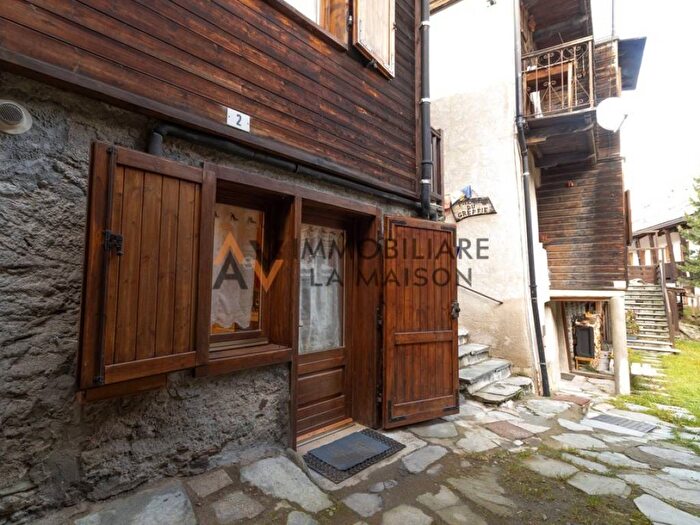 Appartamento trilocale in affitto in Champoluc Champlan, Ayas