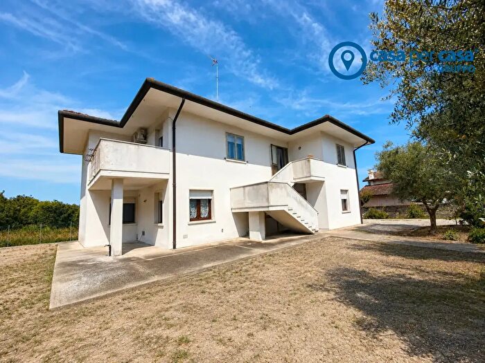 Casa con 7 locali in vendita in Via Pavese, Porto Viro