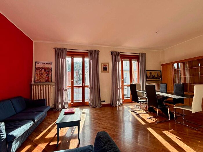 Casa con 6 locali in affitto in Corso Piave, Borgo Piave Corso Europa Zona Ferrero, Alba