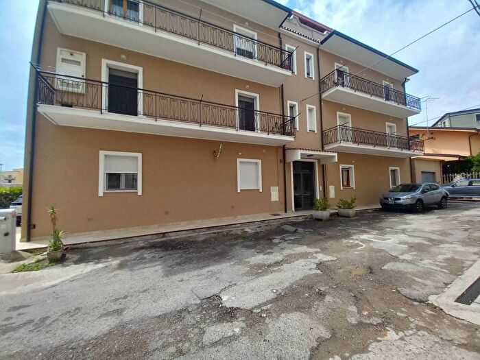 Appartamento quadrilocale in affitto in Viale Magna Grecia, Fortuna Corvo, Catanzaro