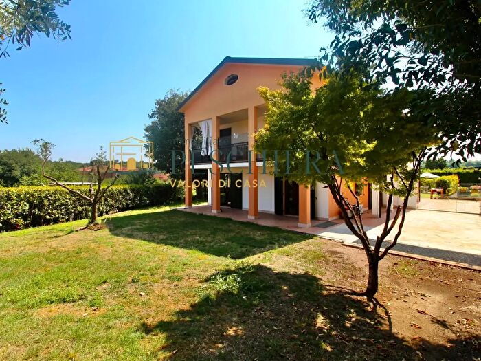 Appartamento trilocale in vendita in Via Gonzaga, Peschiera Del Garda