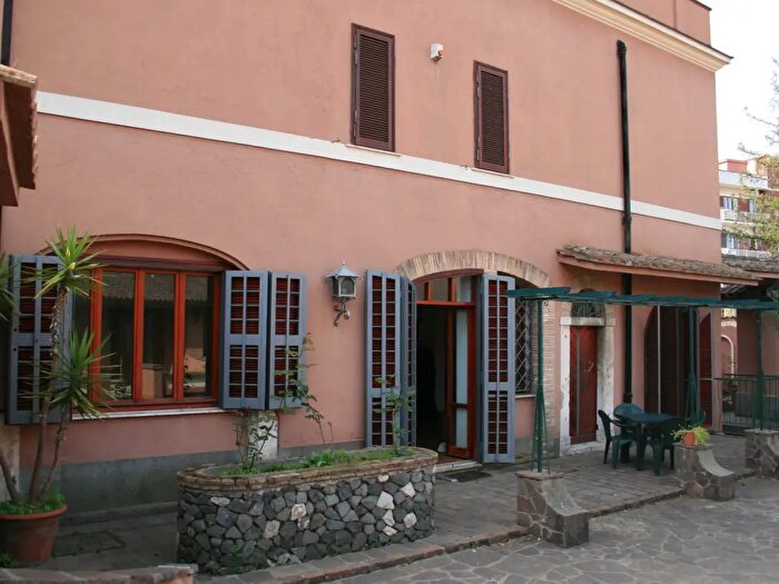 Casa con 6 locali in vendita in Via del Casaletto, Roma