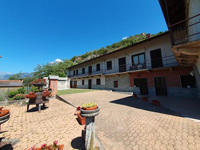 Casa quadrilocale in affitto in Via Tenente Mario Tacca, Borgone Susa