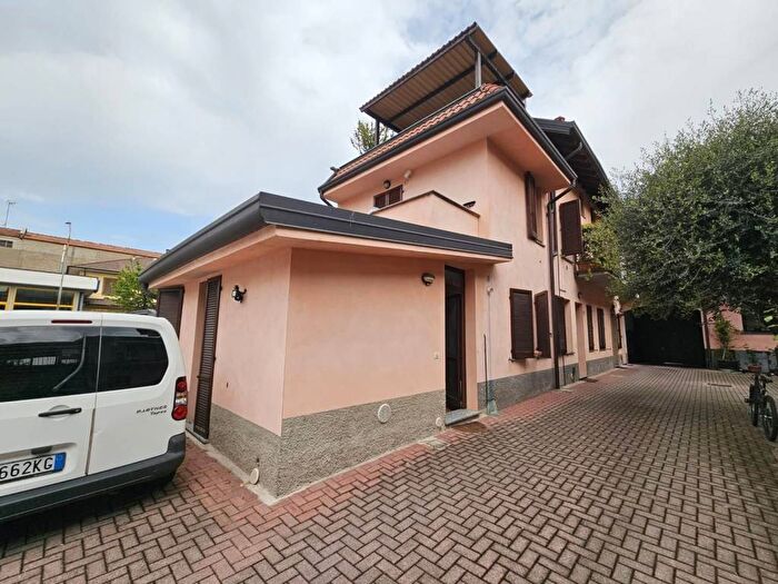Appartamento bilocale in affitto in Via Giuseppe Garibaldi, Centro, Giussano