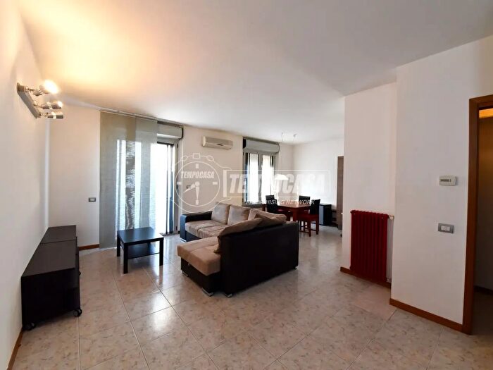 Appartamento trilocale in affitto in Lomazzo