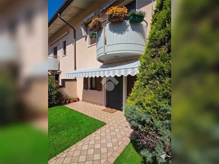 Casa con 5 locali in vendita in Vin Centro Paese, Castel DAzzano