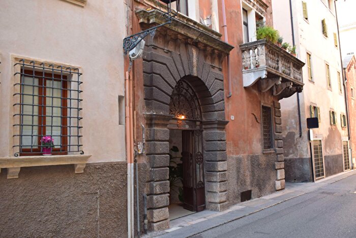 Appartamento trilocale in affitto in Verona