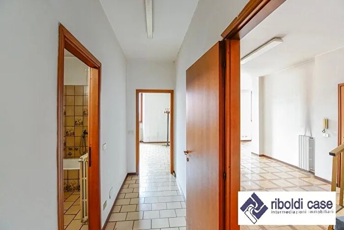 Appartamento trilocale in vendita in Lainate