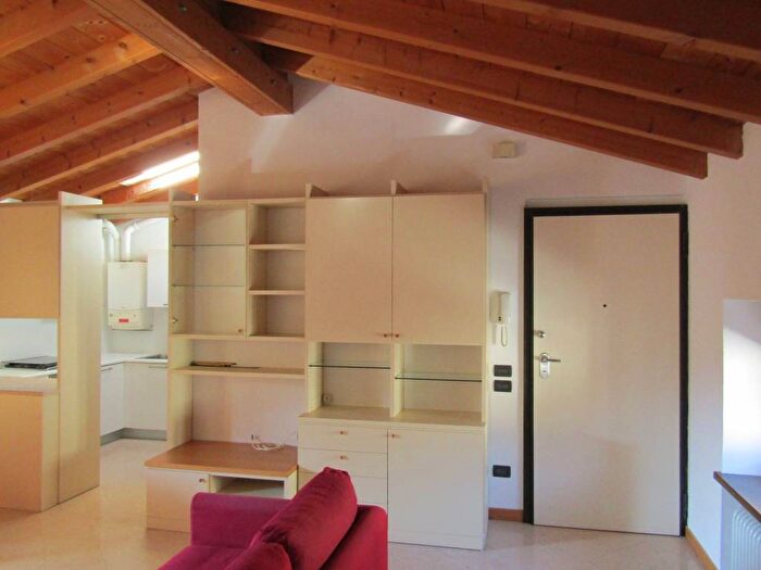 Casa bilocale in affitto in Piazza Vittorio Emanuele, Negrar, Negrar di Valpolicella