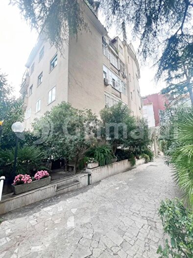 Appartamento con 5 locali in vendita in Via San Lucio, Roma