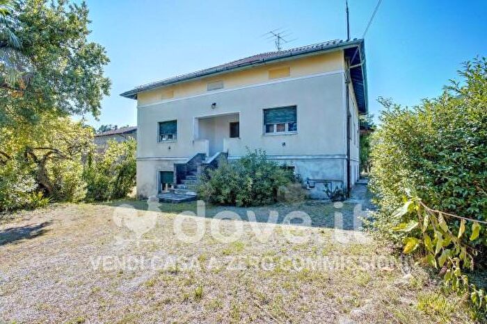 Casa con 6 locali in vendita in Via San Giulio, Cittiglio