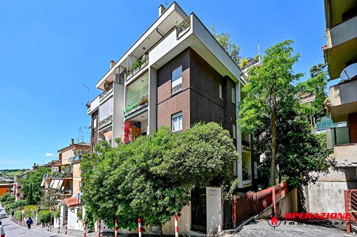 Appartamento bilocale in vendita in Via Gradoli, Roma