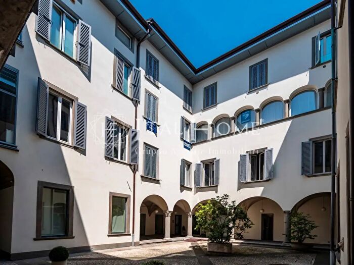 Appartamento trilocale in vendita in Via XX Settembre, Bergamo