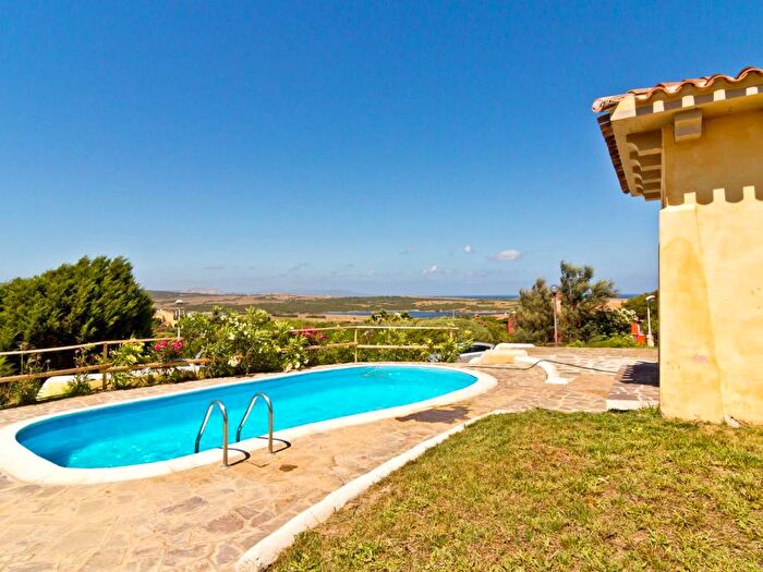 Casa con 5 locali in affitto in Via Sassari, Centro, Stintino