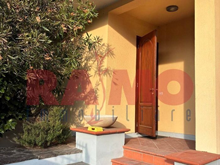 Casa quadrilocale in affitto in Viale Sempione, Centro, Arese