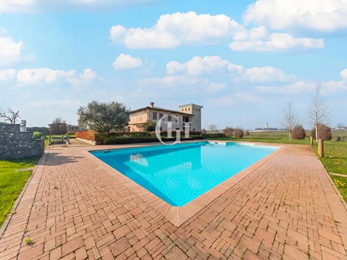 Appartamento trilocale in vendita in Località Zappello, Pozzolengo