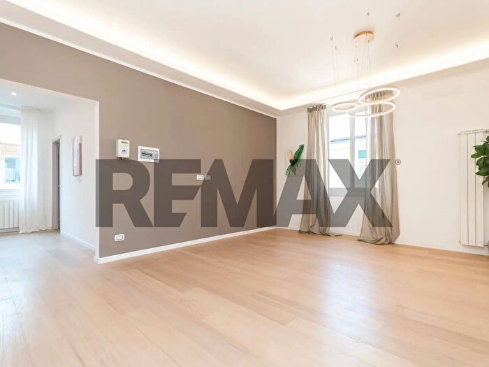 Appartamento con 7 locali in vendita in Via del Lagaccio, Genova