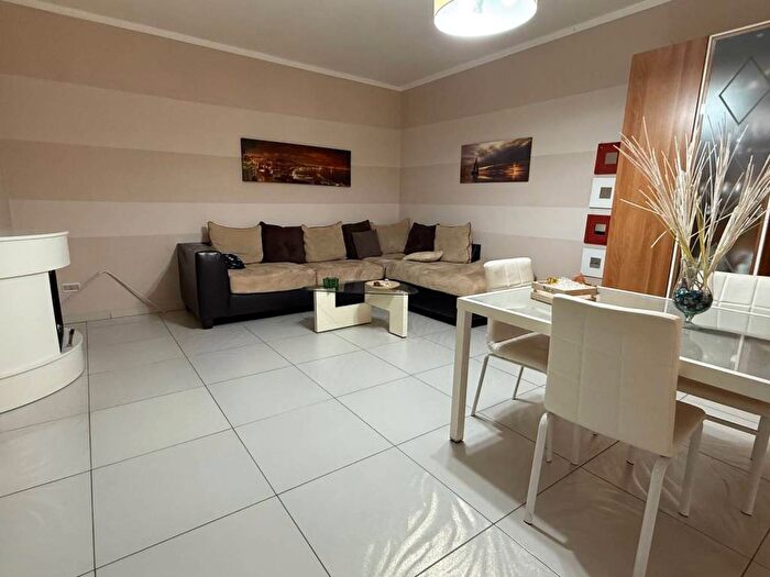 Appartamento trilocale in affitto in Via Antica Giardini, Giardini Oasi Sacro Cuore, Giugliano in Campania