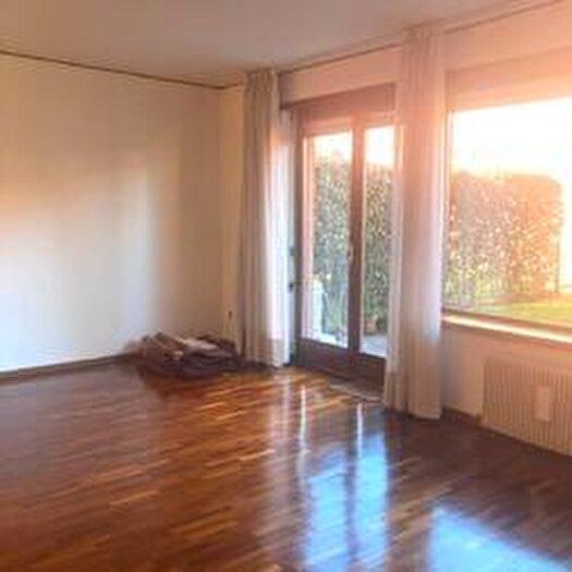 Casa con 6 locali in vendita in Via Feletto, Udine