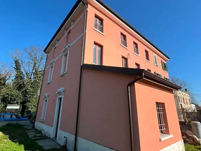 Casa con 10 locali in vendita in Gonzaga