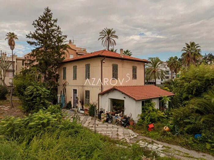 Casa quadrilocale in vendita in Bordighera