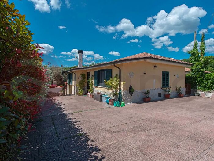 Casa con 7 locali in vendita in Via Pozzillo, Sora