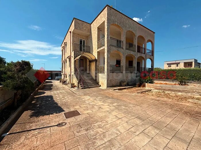 Casa con 5 locali in vendita in Via Buzacchino, Statte
