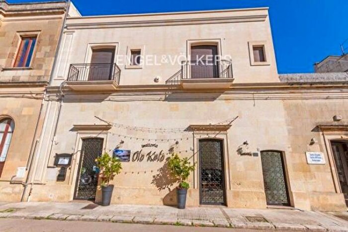 Casa con 6 locali in vendita in Via Umberto I, Corigliano DOtranto