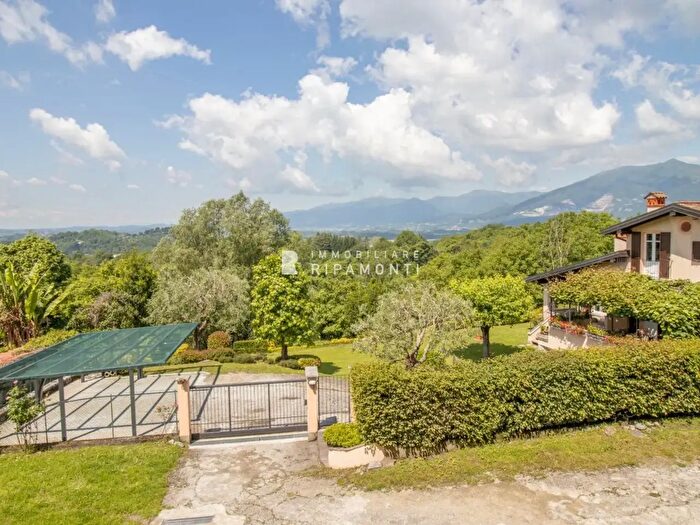 Appartamento trilocale in affitto in Via Aldo Moro, Ello