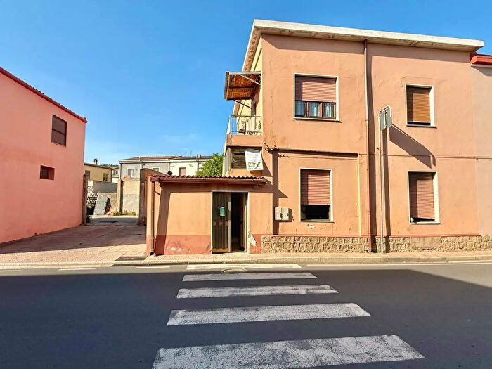 Appartamento con 5 locali in vendita in Via Nazionale, Villaputzu