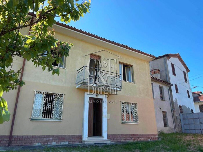 Casa con 5 locali in vendita in Frazione Gradassi, Fabbrica Curone