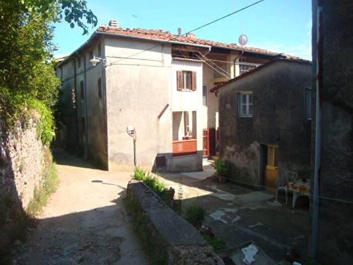 Casa quadrilocale in vendita in Castello, Camaiore