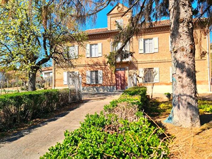 Casa con 6 locali in vendita in Costigliole DAsti