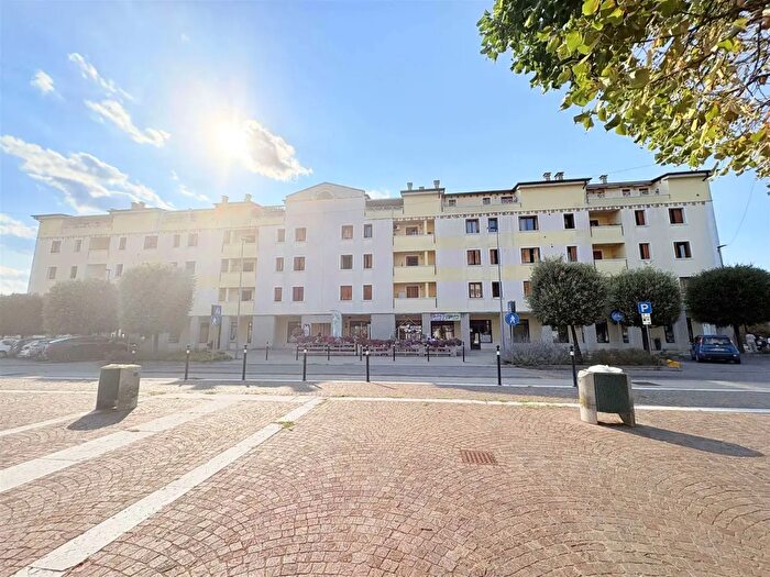 Appartamento quadrilocale in vendita in Via Puccini, Montecchio Maggiore