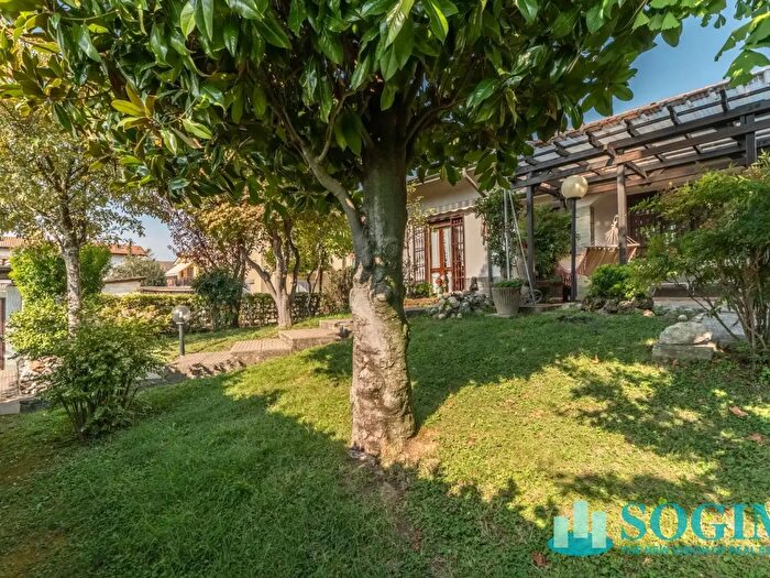 Casa quadrilocale in vendita in Via Fornace, Cernusco Sul Naviglio